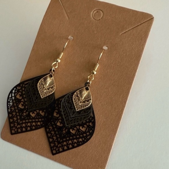 Boho NEW Bohemian Black and Gold Filigree Earrings - Picture 2 of 3